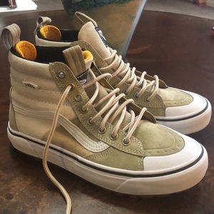 Women’s/Men’s Vans high tops. Worn once! Paid $88, selling for $30.